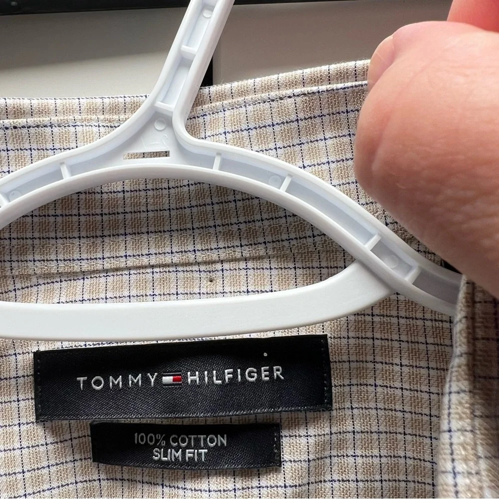 Tommy Hilfiger sophisticated tan